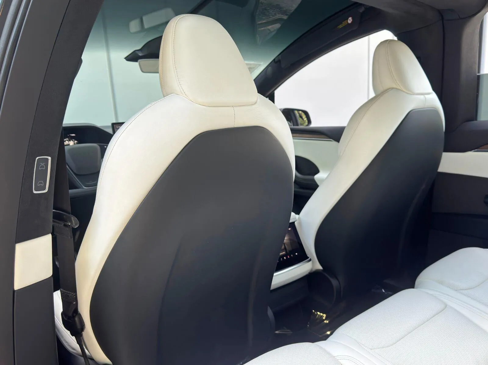 2022 Tesla Model X Long Range - Photo 41