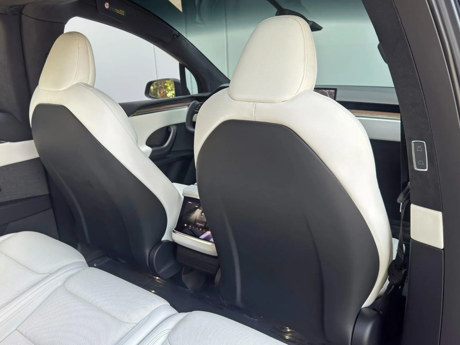 2022 Tesla Model X Long Range - Photo 42