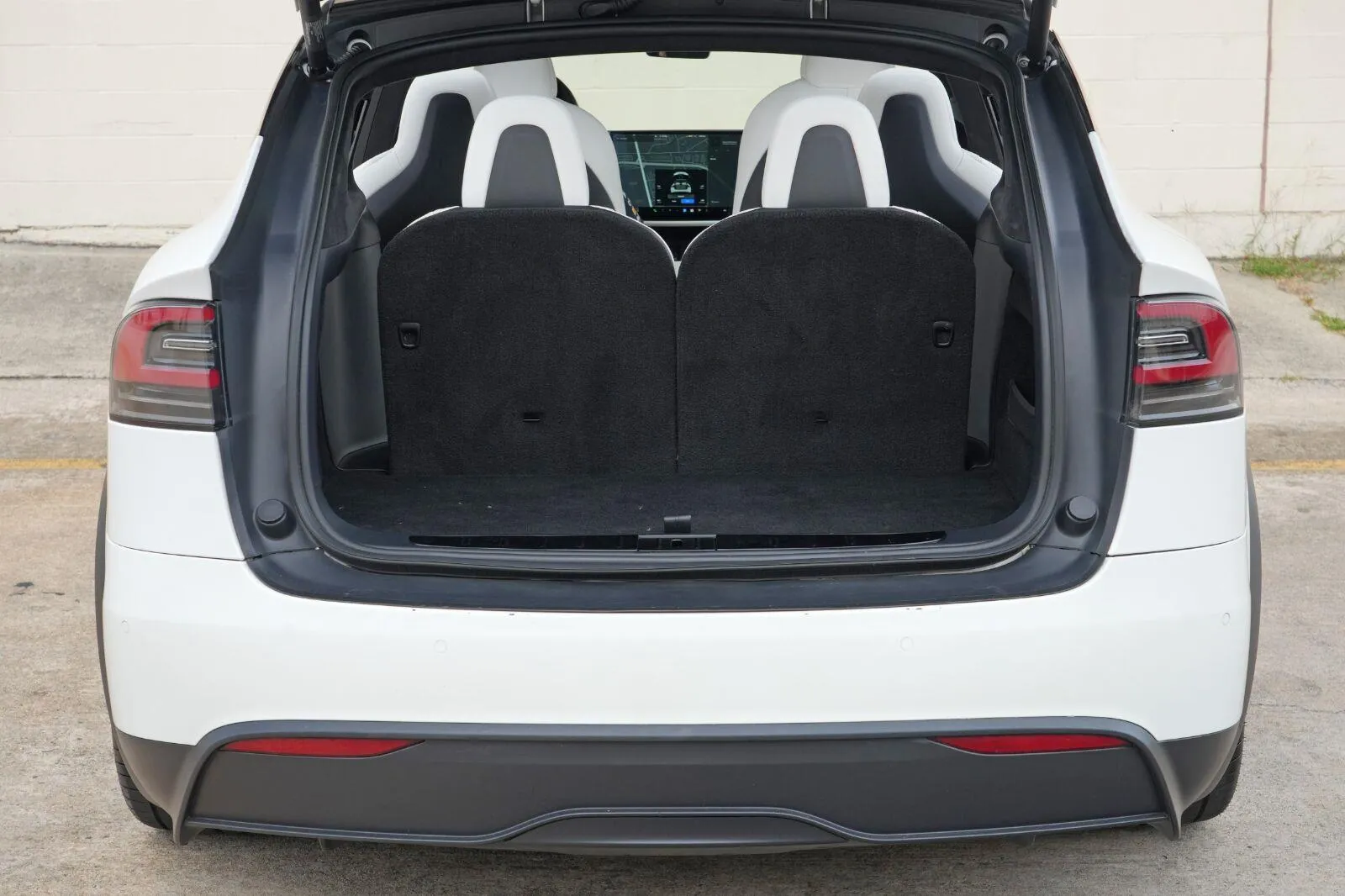 2022 Tesla Model X Long Range - Photo 10