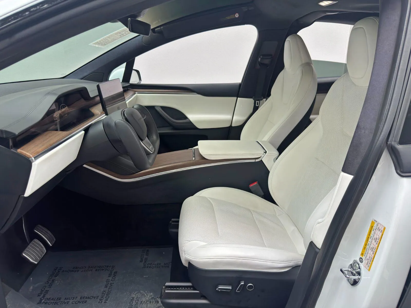 2022 Tesla Model X Long Range - Photo 16
