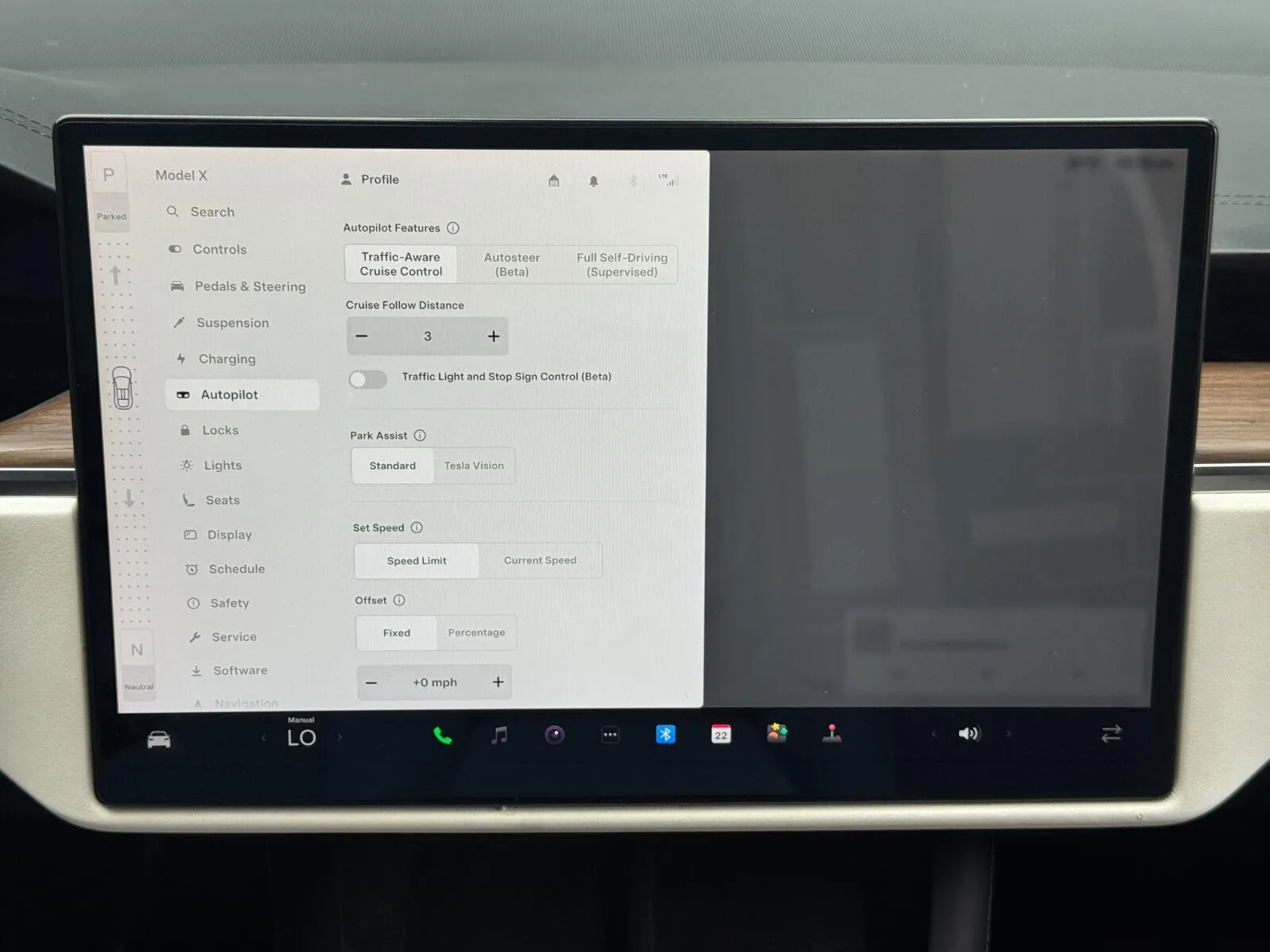 2022 Tesla Model X Long Range - Photo 24