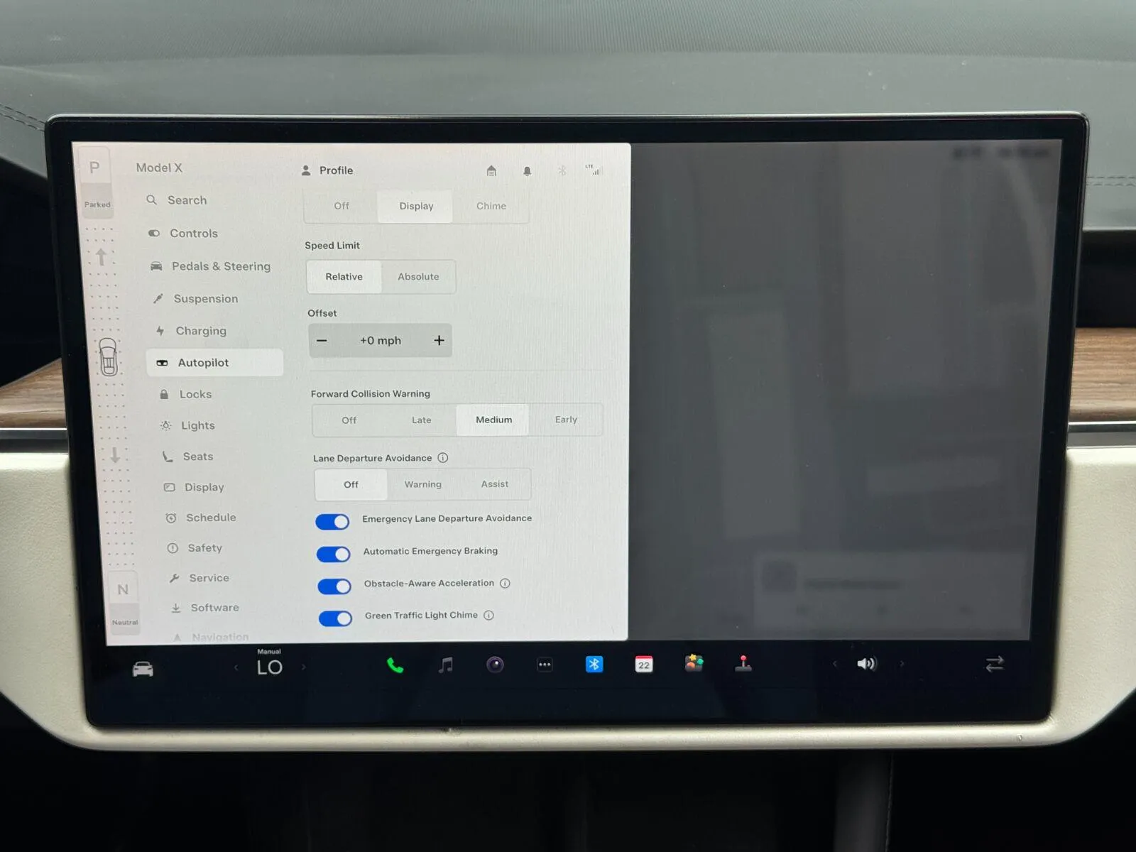 2022 Tesla Model X Long Range - Photo 26
