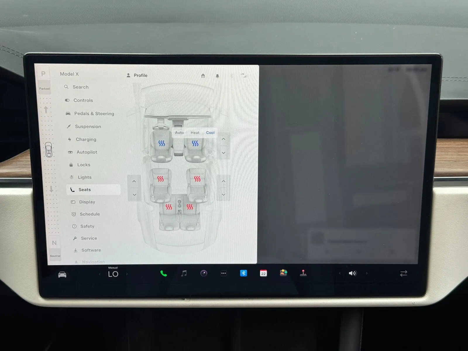 2022 Tesla Model X Long Range - Photo 27