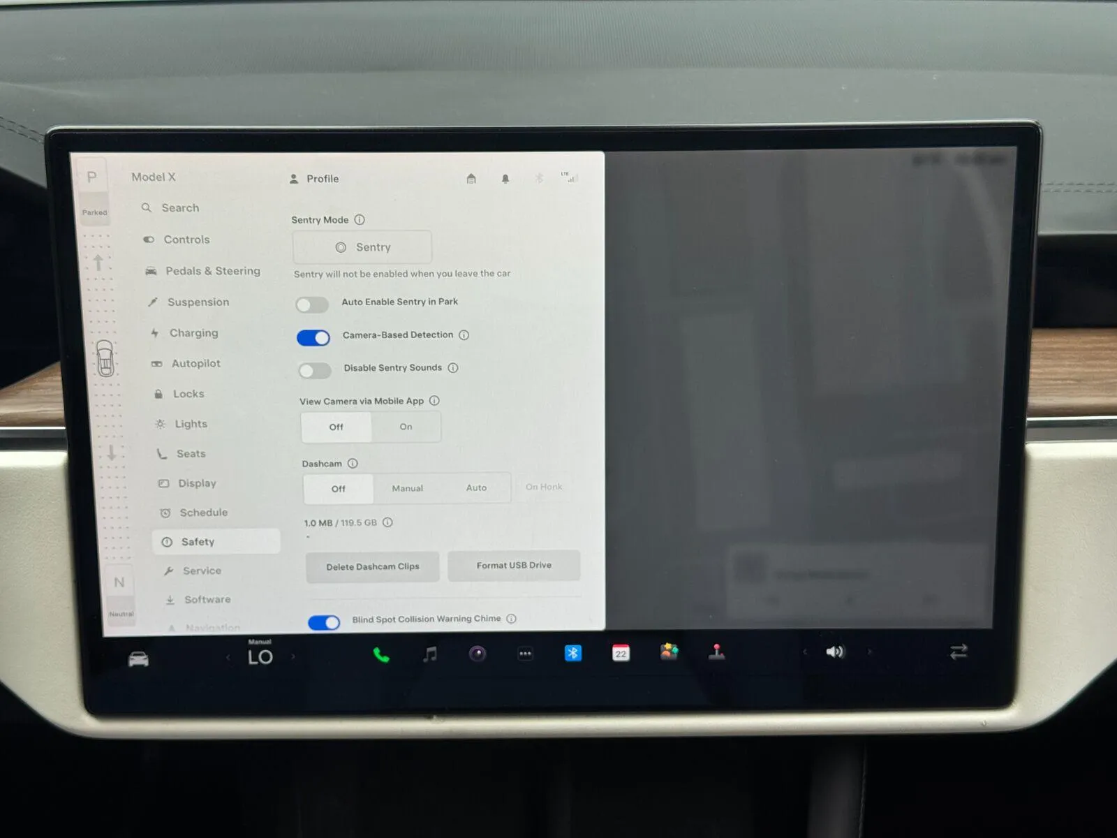 2022 Tesla Model X Long Range - Photo 28
