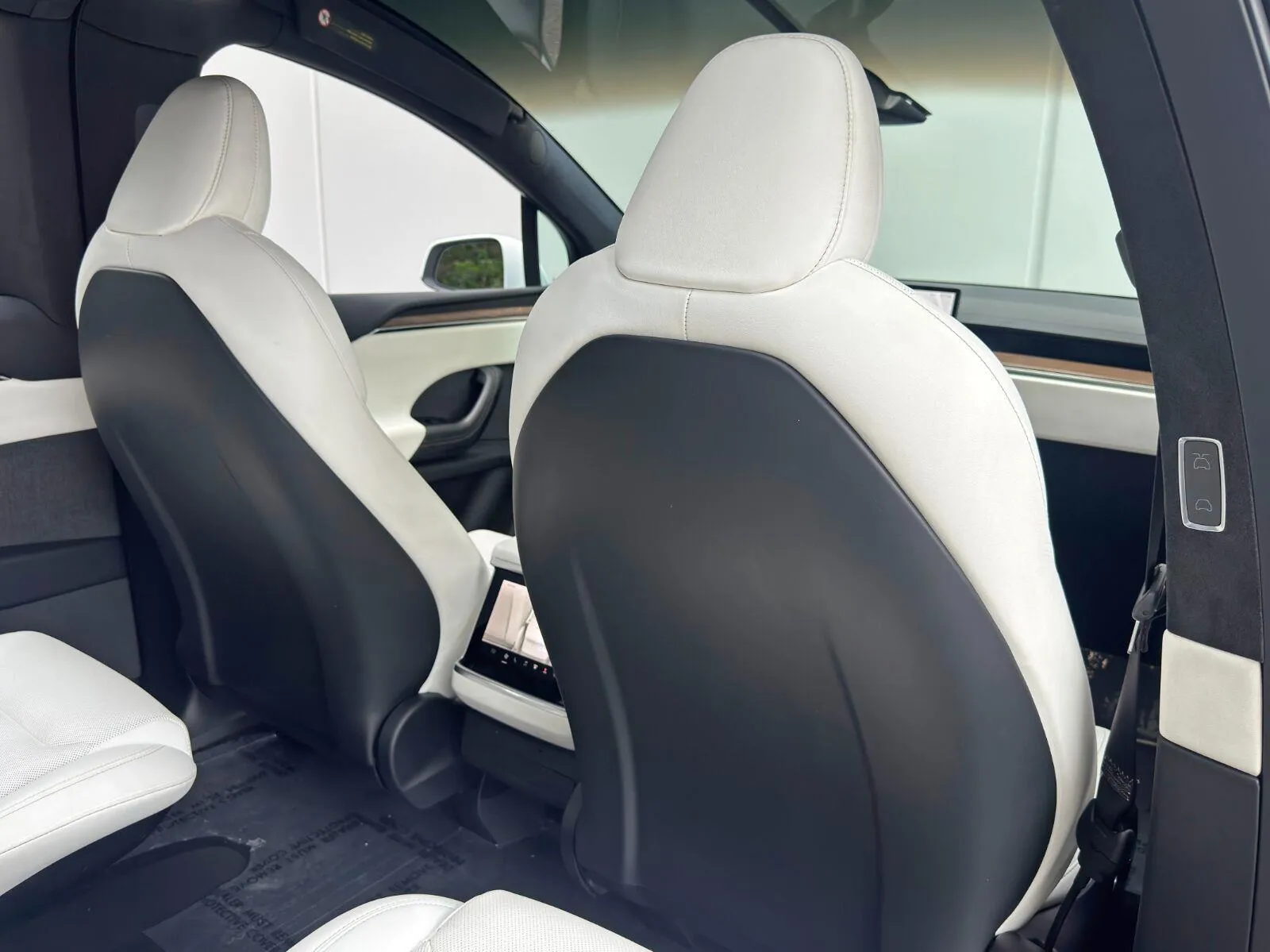 2022 Tesla Model X Long Range - Photo 40