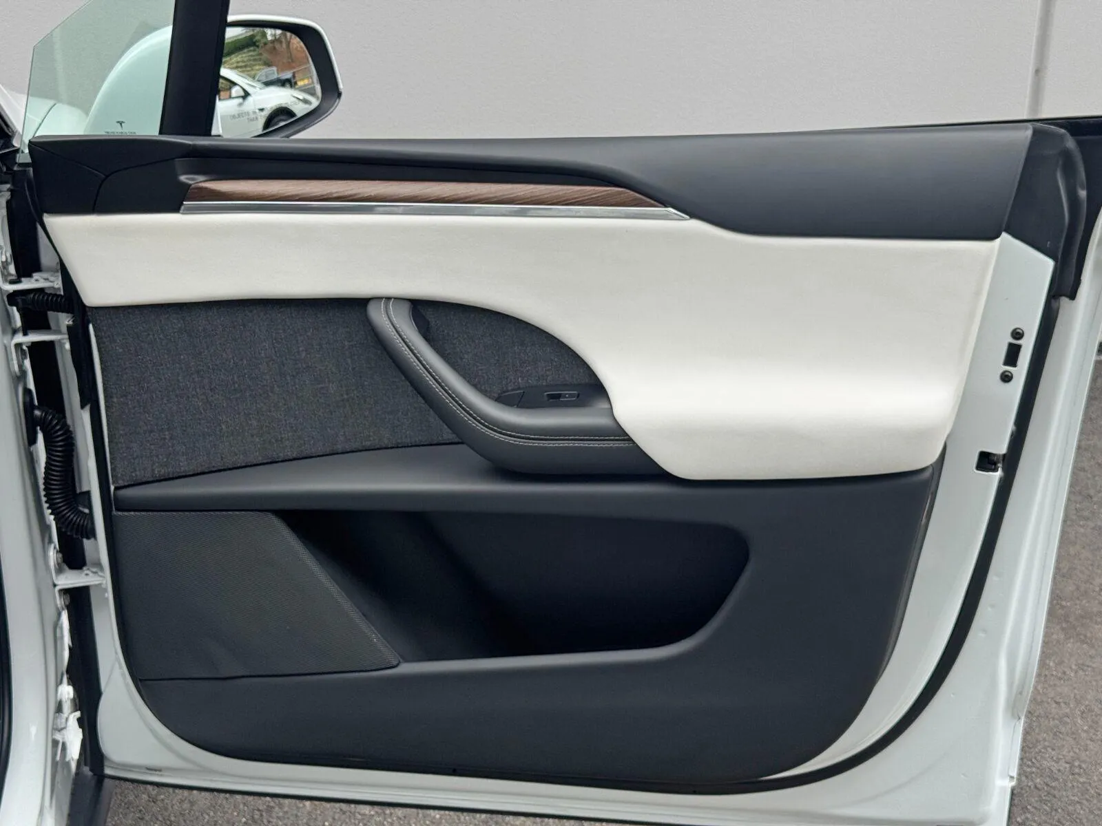 2022 Tesla Model X Long Range - Photo 48
