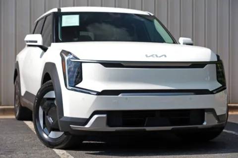 Another view of 2024 Kia EV9 Light Long Range for sale in Marietta, GA at Gas Charged Motors
