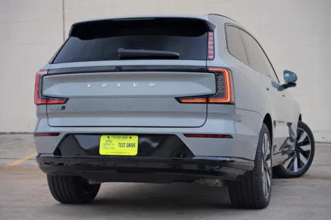 More photos of 2025 Volvo EX90 Ultra at Gas Charged Motors, GA