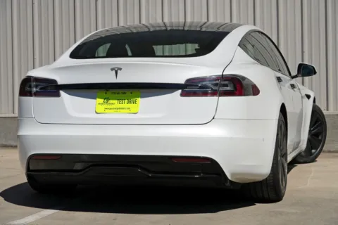 More photos of 2022 Tesla Model S at Gas Charged Motors, GA