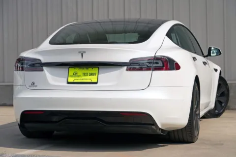 More photos of 2022 Tesla Model S at Gas Charged Motors, GA