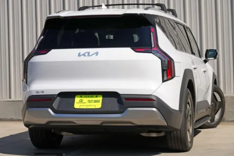 More photos of 2025 Kia EV9 Wind at Gas Charged Motors, GA