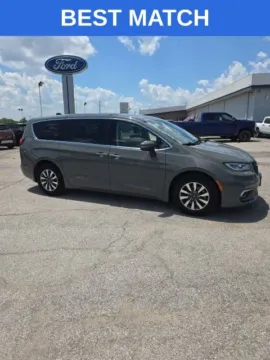 Photos of 2023 Chrysler Pacifica Hybrid Touring L for sale in Independence, KS at Quality Motors Ford