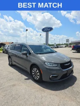 Gray 2023 Chrysler Pacifica Hybrid Touring L for sale in Independence, KS