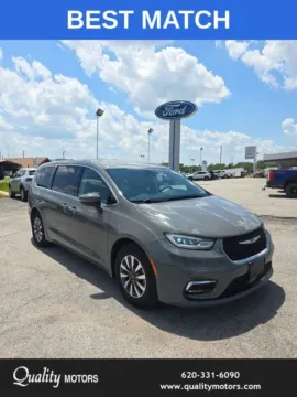 Gray 2023 Chrysler Pacifica Hybrid Touring L for sale in Independence, KS