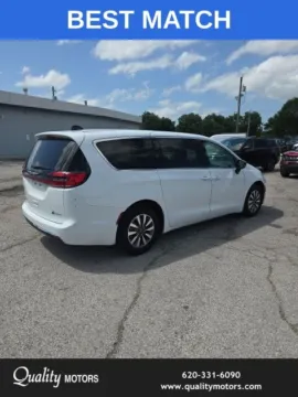 Another view of 2024 Chrysler Pacifica Hybrid Select for sale in Independence, KS at Quality Motors Ford