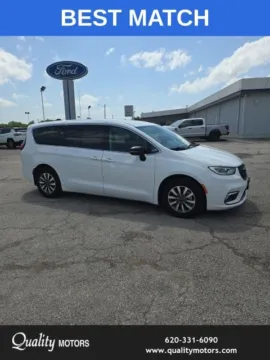 Photos of 2024 Chrysler Pacifica Hybrid Select for sale in Independence, KS at Quality Motors Ford