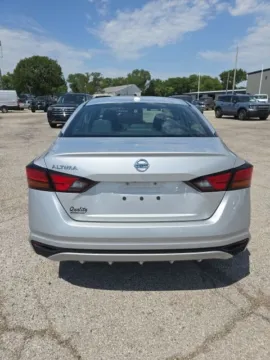 More photos of 2020 Nissan Altima 2.5 S at Quality Motors Ford, KS