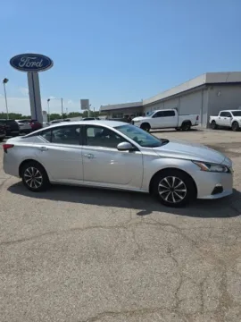Photos of 2020 Nissan Altima 2.5 S for sale in Independence, KS at Quality Motors Ford
