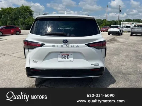 More photos of 2023 Toyota Sienna Platinum at Quality Motors Ford, KS