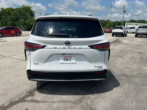 More photos of 2023 Toyota Sienna Platinum at Quality Motors Ford, KS