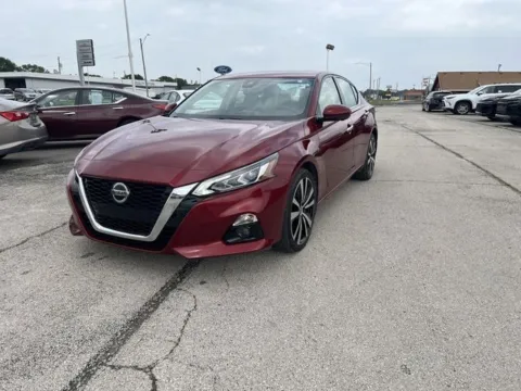 Red 2021 Nissan Altima 2.5 Platinum for sale in Independence, KS