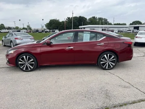 Photos of 2021 Nissan Altima 2.5 Platinum for sale in Independence, KS at Quality Motors Ford