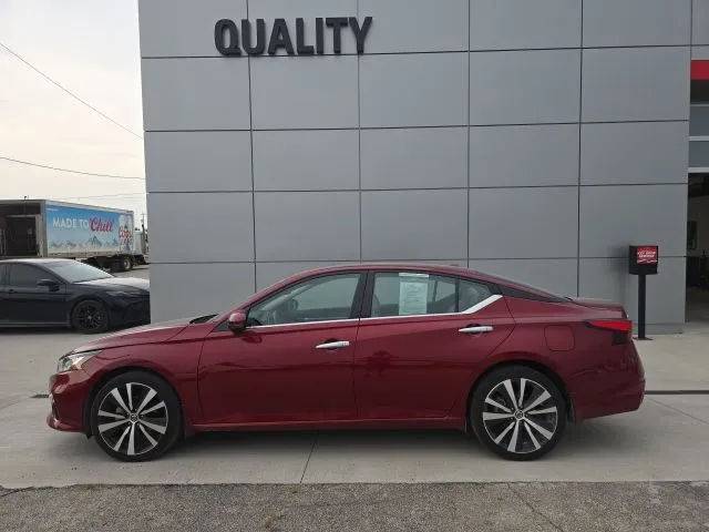 Used 2021 Nissan Altima Platinum with VIN 1N4BL4FW7MN385848 for sale in Independence, KS