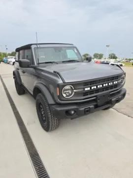 More photos of 2023 Ford Bronco Black Diamond at Quality Motors Ford, KS