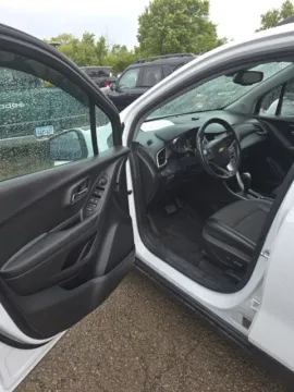 More photos of 2022 Chevrolet Trax LT at Quality Motors Ford, KS