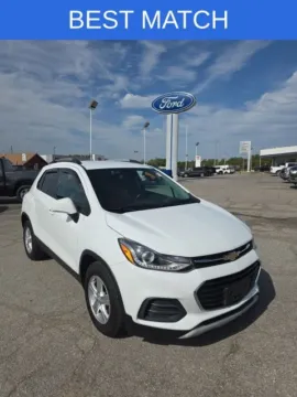 White 2022 Chevrolet Trax LT for sale in Independence, KS