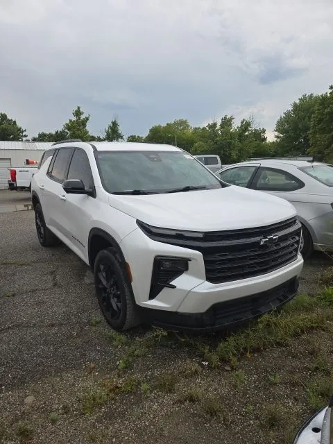 Unknown 2024 Chevrolet Traverse LT for sale in Independence, KS