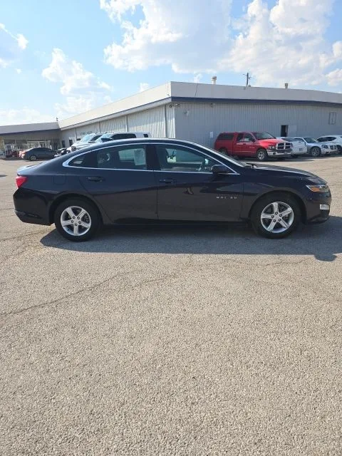 Used 2023 Chevrolet Malibu 1LT with VIN 1G1ZD5ST9PF220463 for sale in Independence, KS