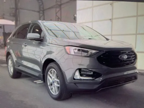 More photos of 2022 Ford Edge SEL at Quality Motors Ford, KS