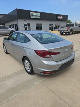More photos of 2020 Hyundai Elantra SE at Quality Motors Ford, KS