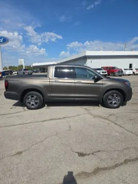 Photos of 2020 Honda Ridgeline RTL-E for sale in Independence, KS at Quality Motors Ford