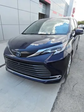 Photos of 2021 Toyota Sienna Platinum for sale in Independence, KS at Quality Motors Ford