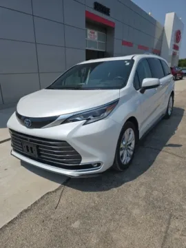 Photos of 2023 Toyota Sienna Platinum for sale in Independence, KS at Quality Motors Ford