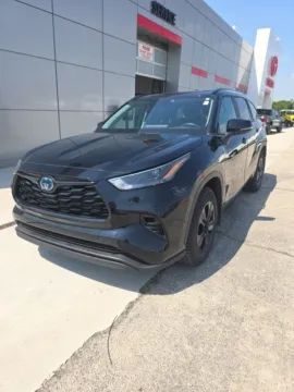Photos of 2024 Toyota Highlander Hybrid XLE for sale in Independence, KS at Quality Motors Ford