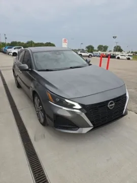 More photos of 2023 Nissan Altima 2.5 SL at Quality Motors Ford, KS