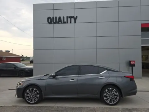 Gray 2023 Nissan Altima 2.5 SL for sale in Independence, KS
