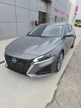 Photos of 2023 Nissan Altima 2.5 SL for sale in Independence, KS at Quality Motors Ford