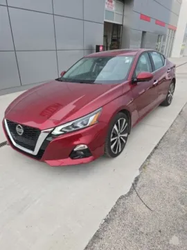 Photos of 2021 Nissan Altima 2.5 Platinum for sale in Independence, KS at Quality Motors Ford