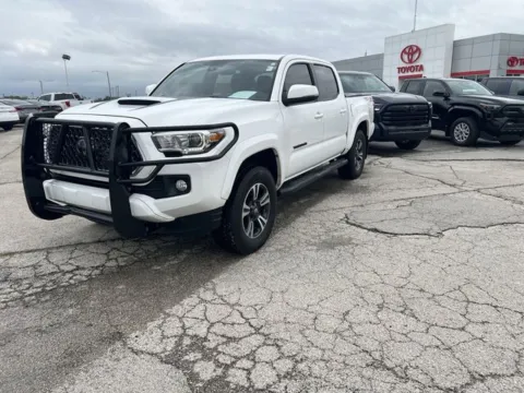 White 2019 Toyota Tacoma TRD Sport for sale in Independence, KS