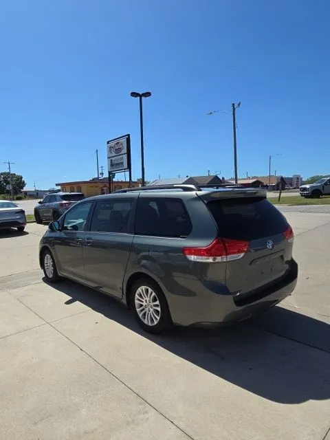 Used 2014 Toyota Sienna XLE with VIN 5TDYK3DC0ES460492 for sale in Independence, KS