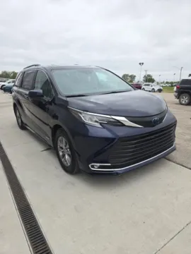 More photos of 2021 Toyota Sienna XLE at Quality Motors Ford, KS