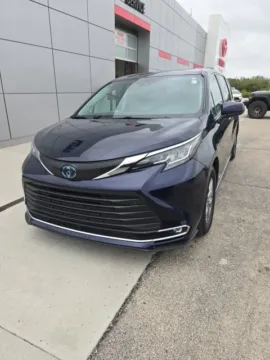 Photos of 2021 Toyota Sienna XLE for sale in Independence, KS at Quality Motors Ford