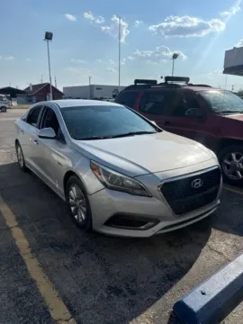 Silver 2017 Hyundai Sonata Hybrid SE for sale in Independence, KS