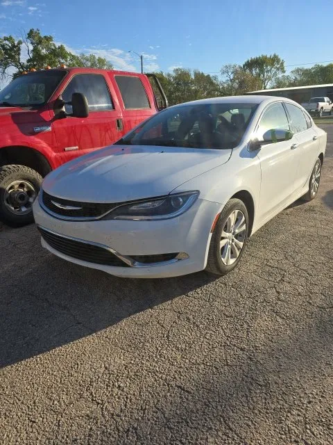 White 2016 Chrysler 200 Limited for sale in Independence, KS