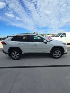 More photos of 2020 Toyota RAV4 Hybrid Limited at Quality Motors Ford, KS