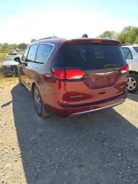 More photos of 2019 Chrysler Pacifica Limited at Quality Motors Ford, KS